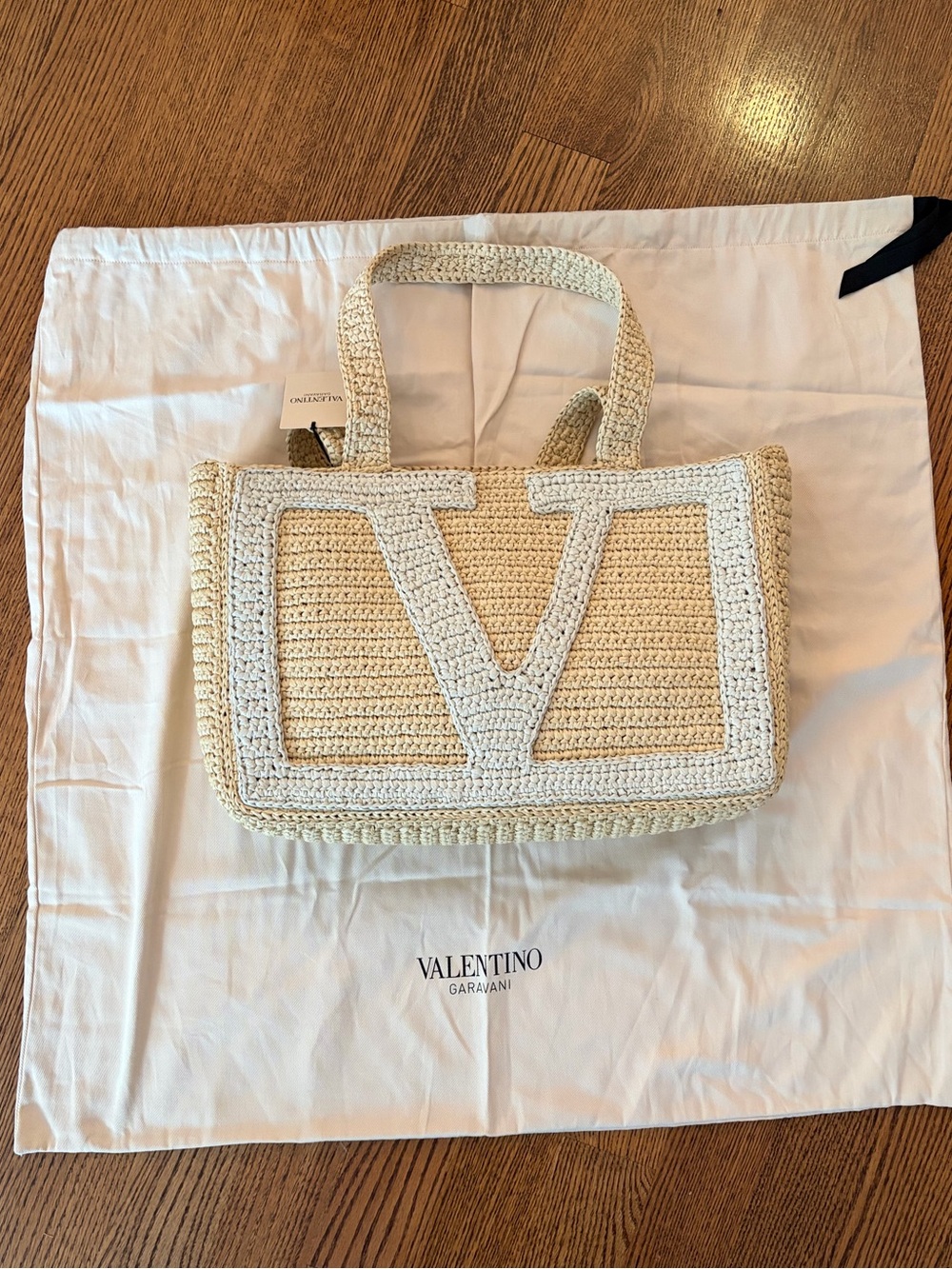 VALENTINO GARAVANI - Viva Superstar Large Raffia Shopping Tote